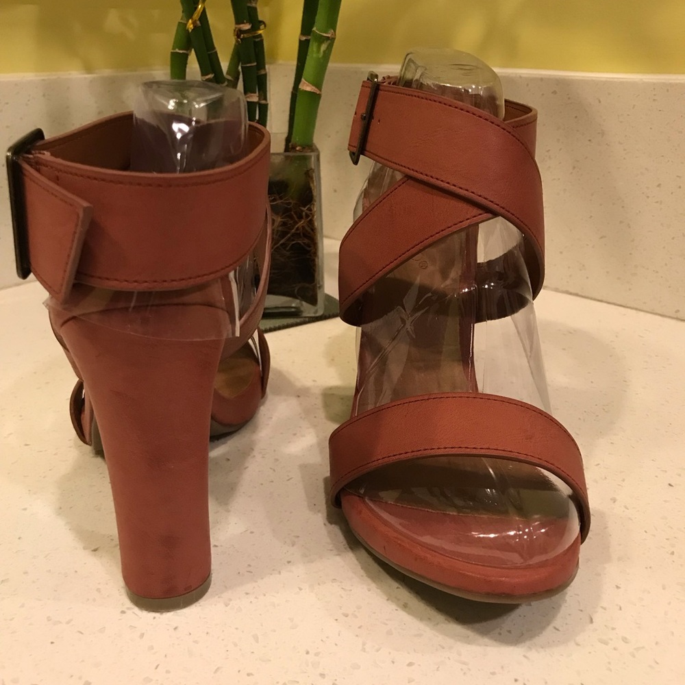 New Mocha Heels one left! - Picture 4 of 6